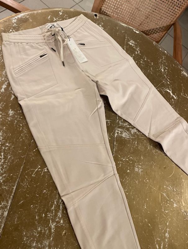 Summum punto, naturhvit