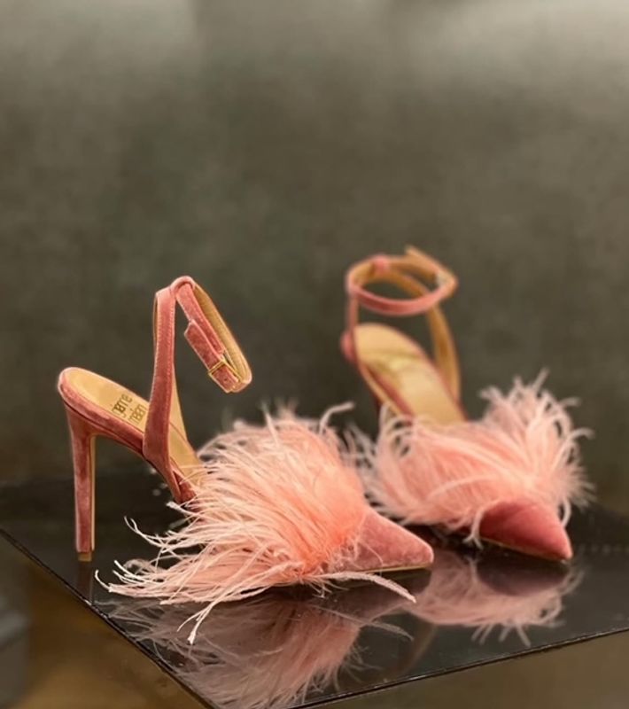 Gianna Meliani, kyoto piumo heels; Fargene nude,pink og yellow