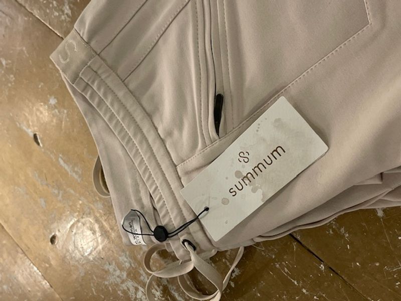 Summum punto, naturhvit