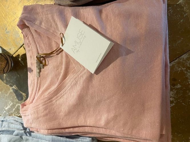 Hovedbilde Amuse Frederikke t-shirt med v-hals