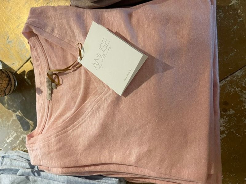 Amuse Frederikke t-shirt med v-hals